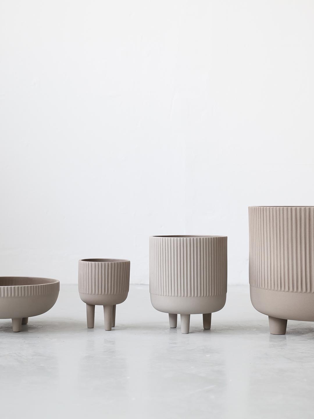 Декоративные чаши из керамики в четырех вариантах