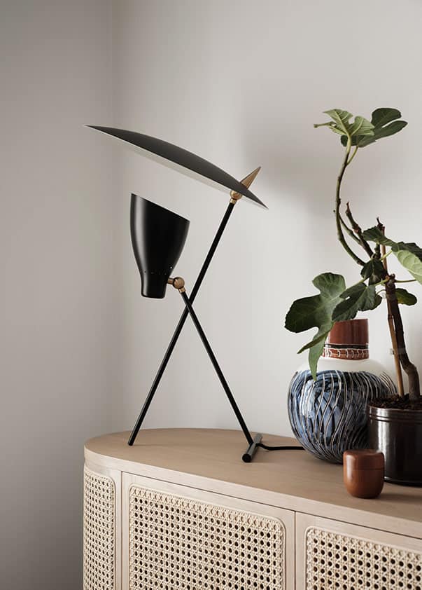 Элитная дизайнерская настольная лампа Warm Nordic Silhouette