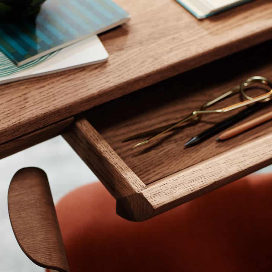 Элитные письменные столы для вашего дома и офиса